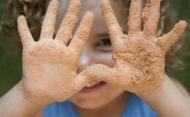 užsikrėtimas parazitais per nešvarias rankas